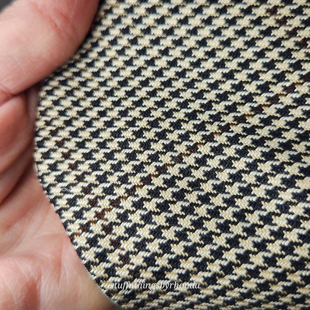 VTG 100% Silk Ivory, Black And Tan Houndstooth 2 Button Blazer Sport Coat Jacket